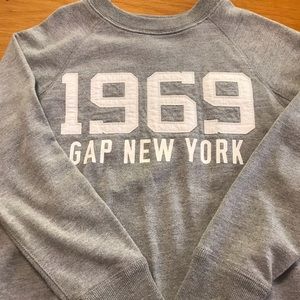 Gap boys pullover sweatshirt